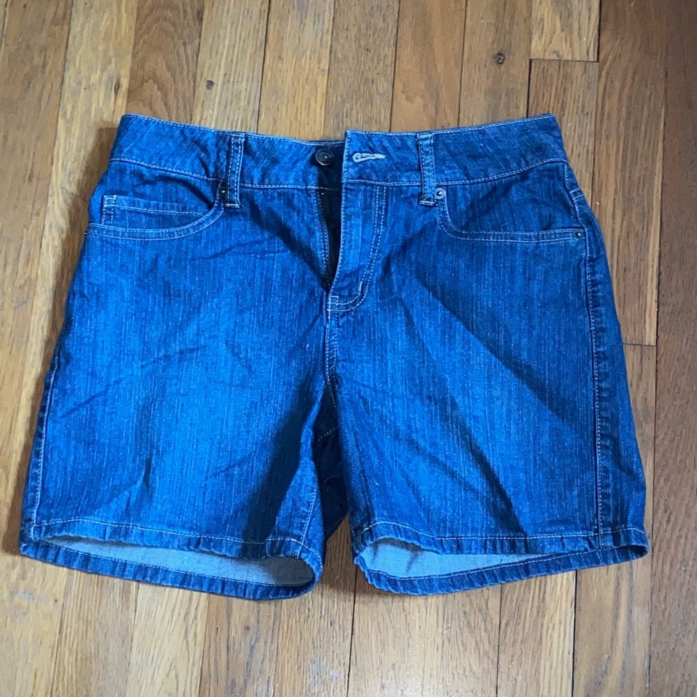 bermuda shorts